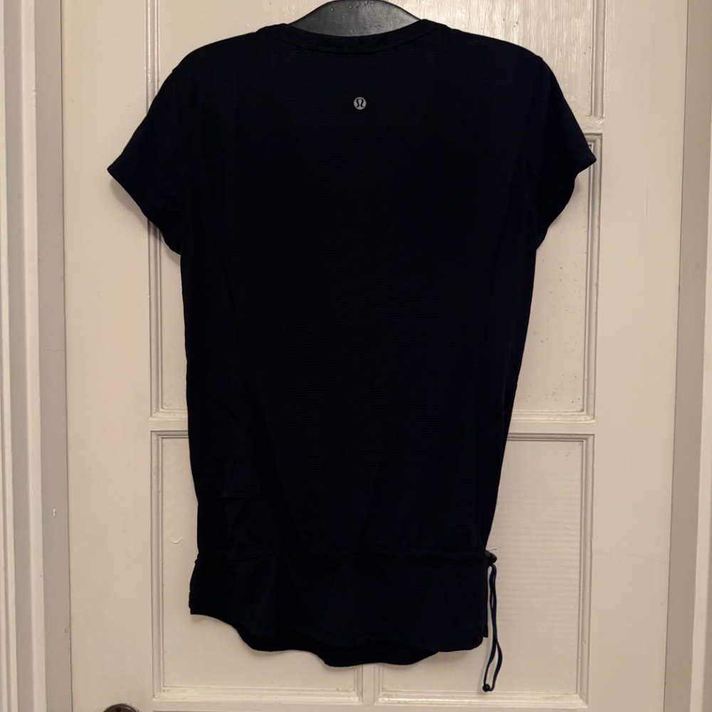 Sports Bundle - LULULEMON Tee Size M + 2x Sports crop tops - S